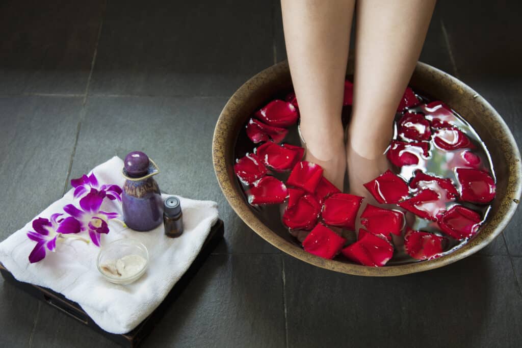 The Best Essential Oils to Eliminate Stinky Foot Odor